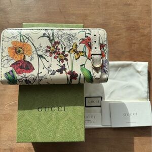 Gucci Multicolor Floral Cream Wallet